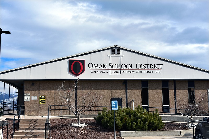 Omak seniors earn scholarships | Omak-Okanogan County Chronicle